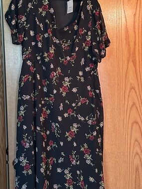 BloomChic Black Midi Dress with Red Rose & Cream Daisy Print
